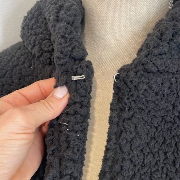 Plush Long Sleeve Sherpa Hooded Jacket with pockets - Picture 2 of 6